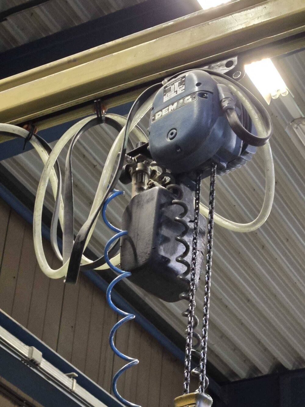 Crane system with suction lifter Hegla Hubfix II - Image 3