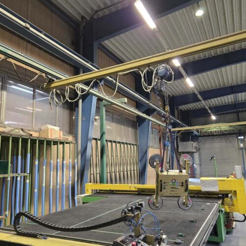 Crane system with suction lifter Hegla Hubfix II