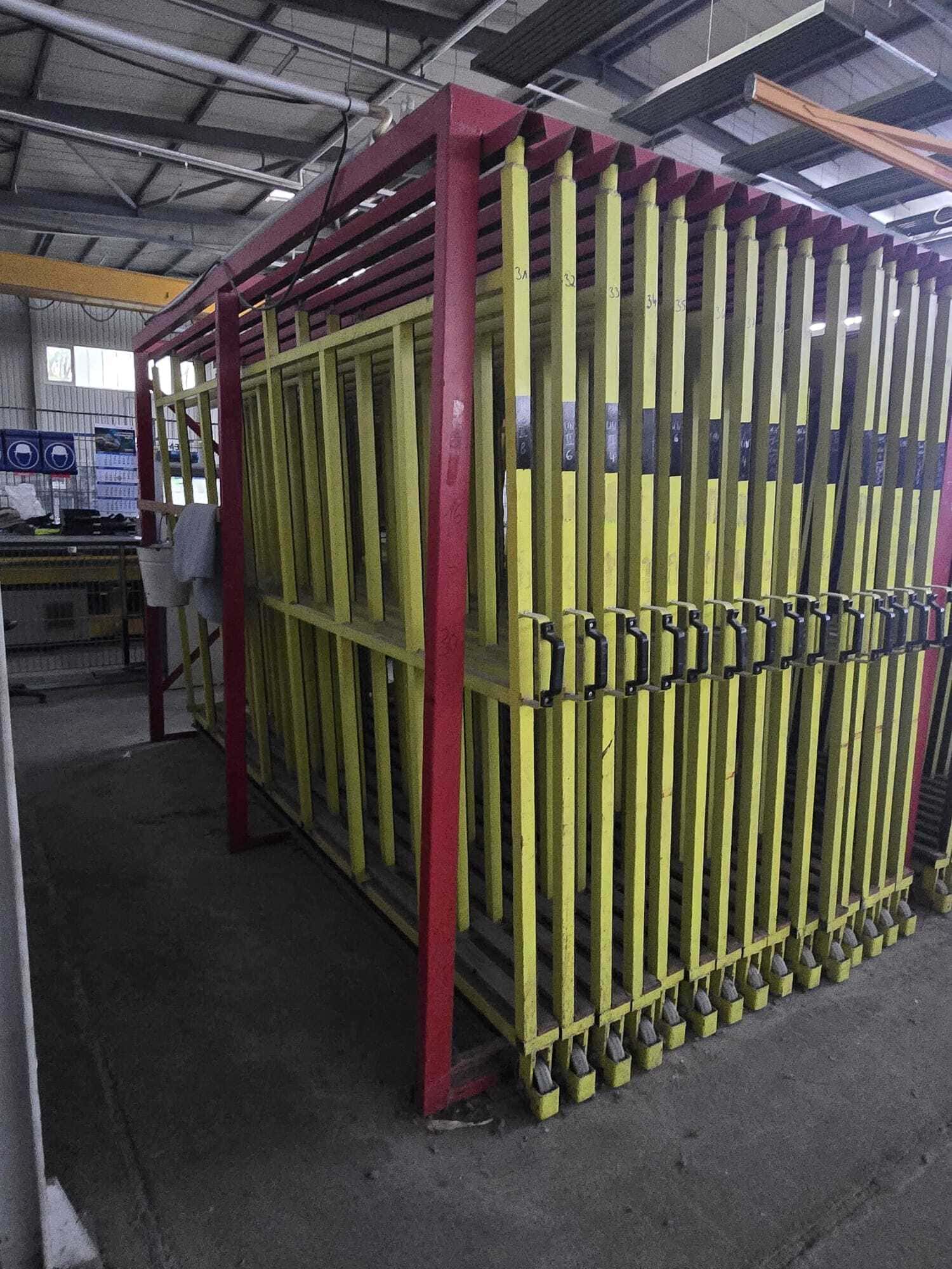 Glaslagerregal / links neigend Metall-Anlagenbauer L.R.