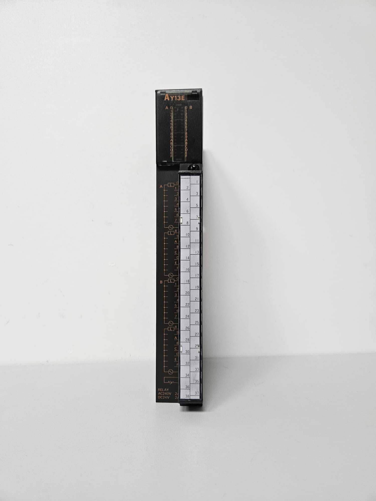 Programmierbare Steuerung (Ausgangsmodul) Melsec AY13E – Bild 3