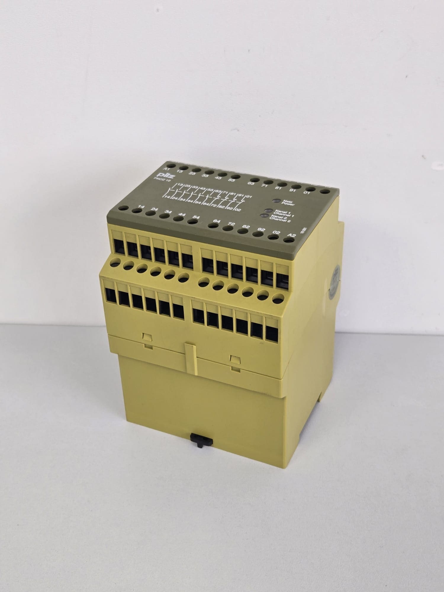 Sicherheitsschaltgerät Pilz PNOZ10