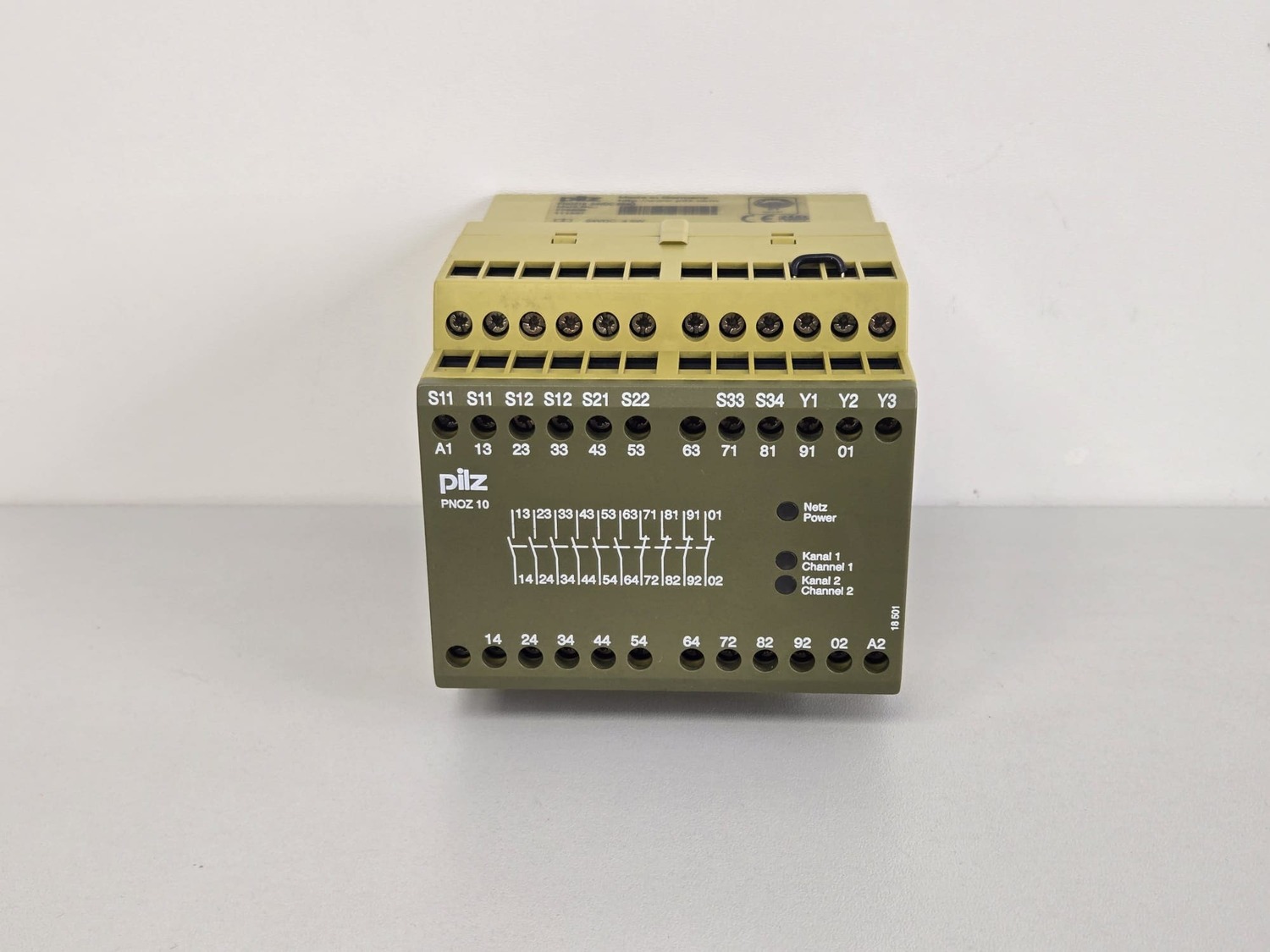 Sicherheitsschaltgerät Pilz PNOZ10 – Bild 4
