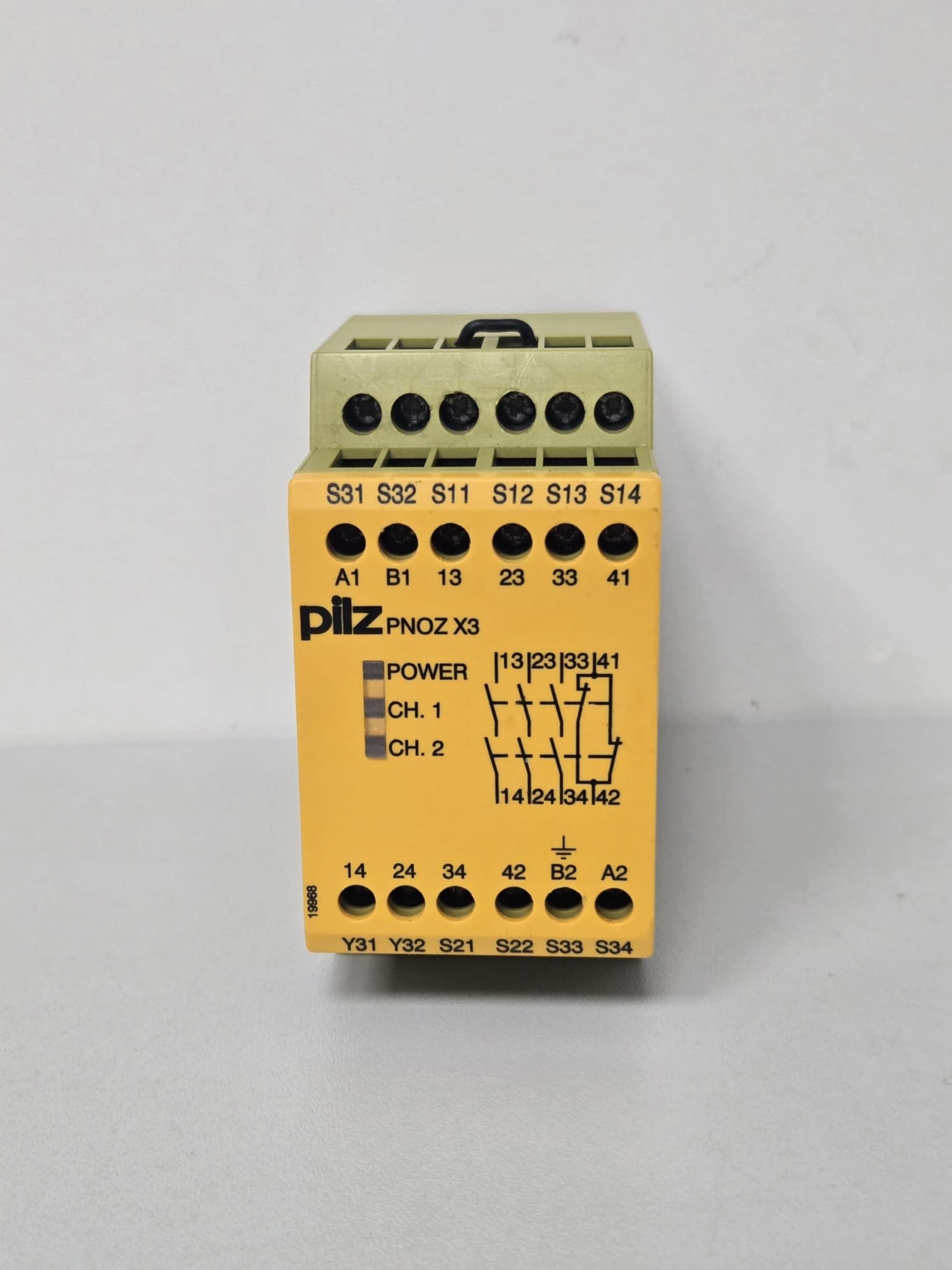 Sicherheitsschaltgerät Pilz PNOZ X3 – Bild 2