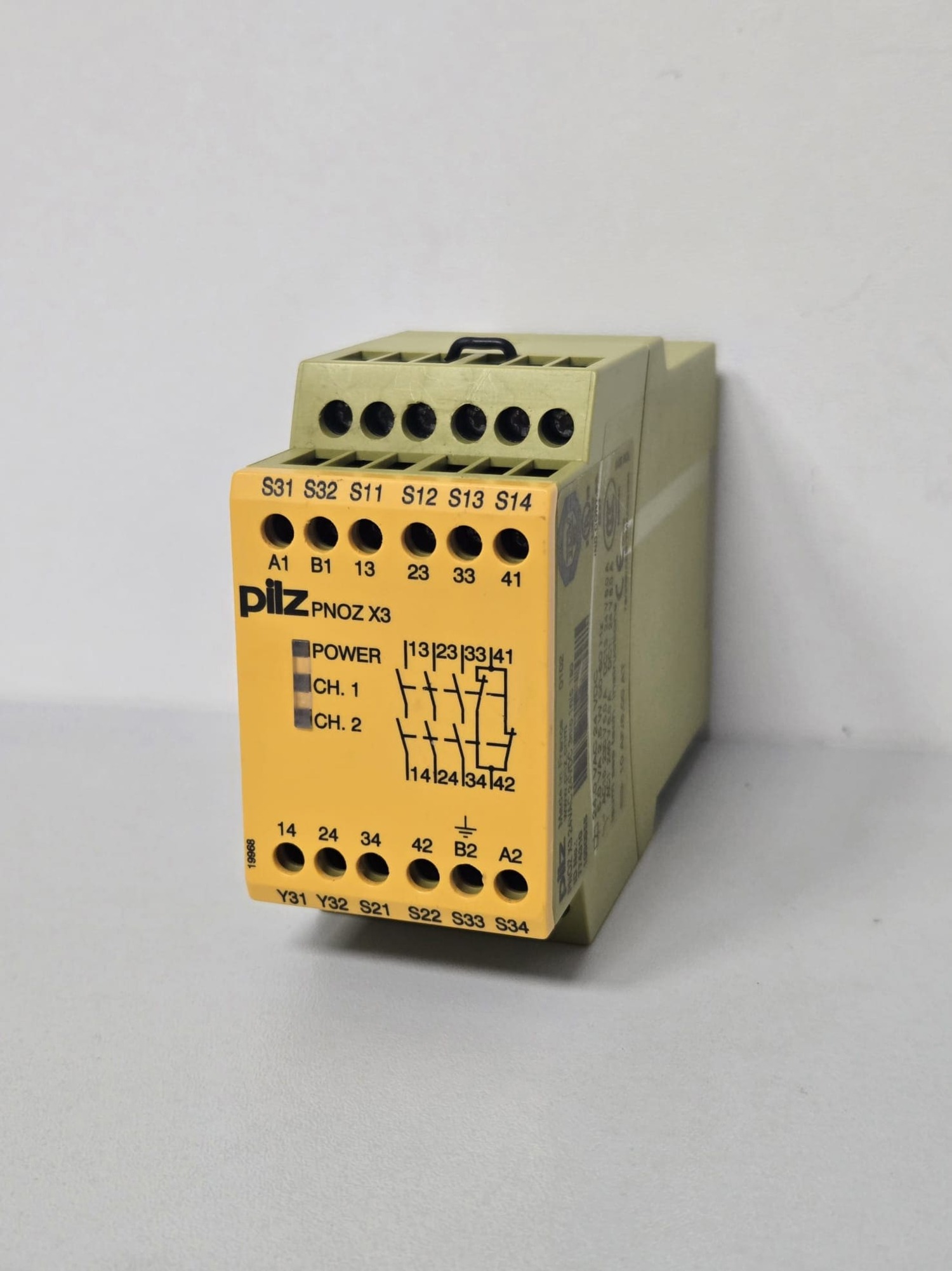 Sicherheitsschaltgerät Pilz PNOZ X3