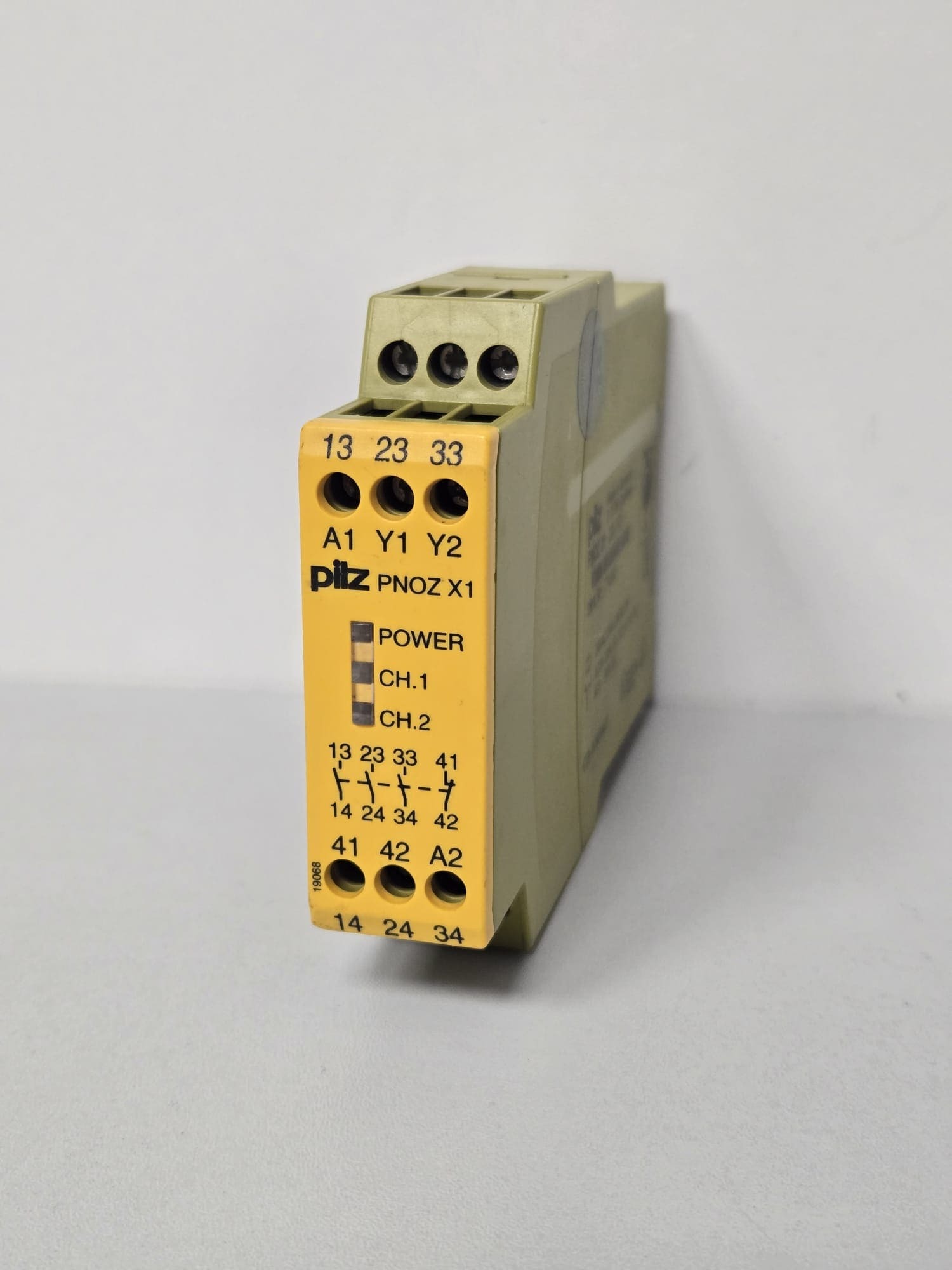 Sicherheitsschaltgerät Pilz PNOZ X1 3S/1Ö