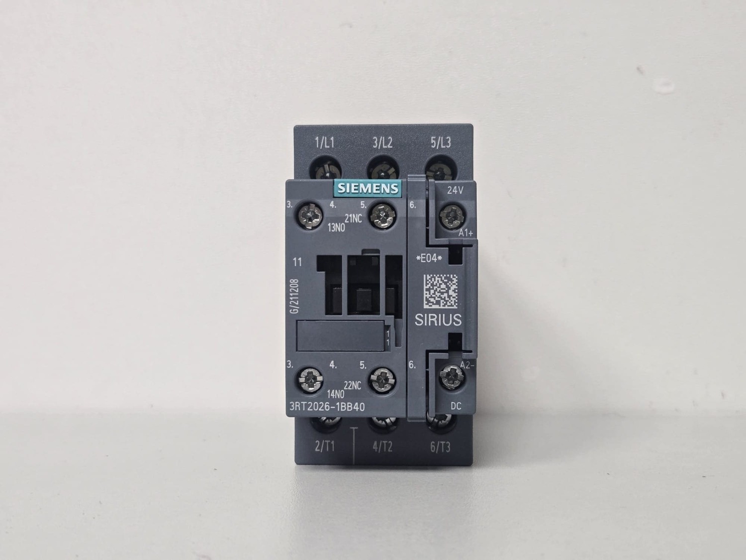 Contactor Siemens 3RT 2026-1BB40 - Image 3