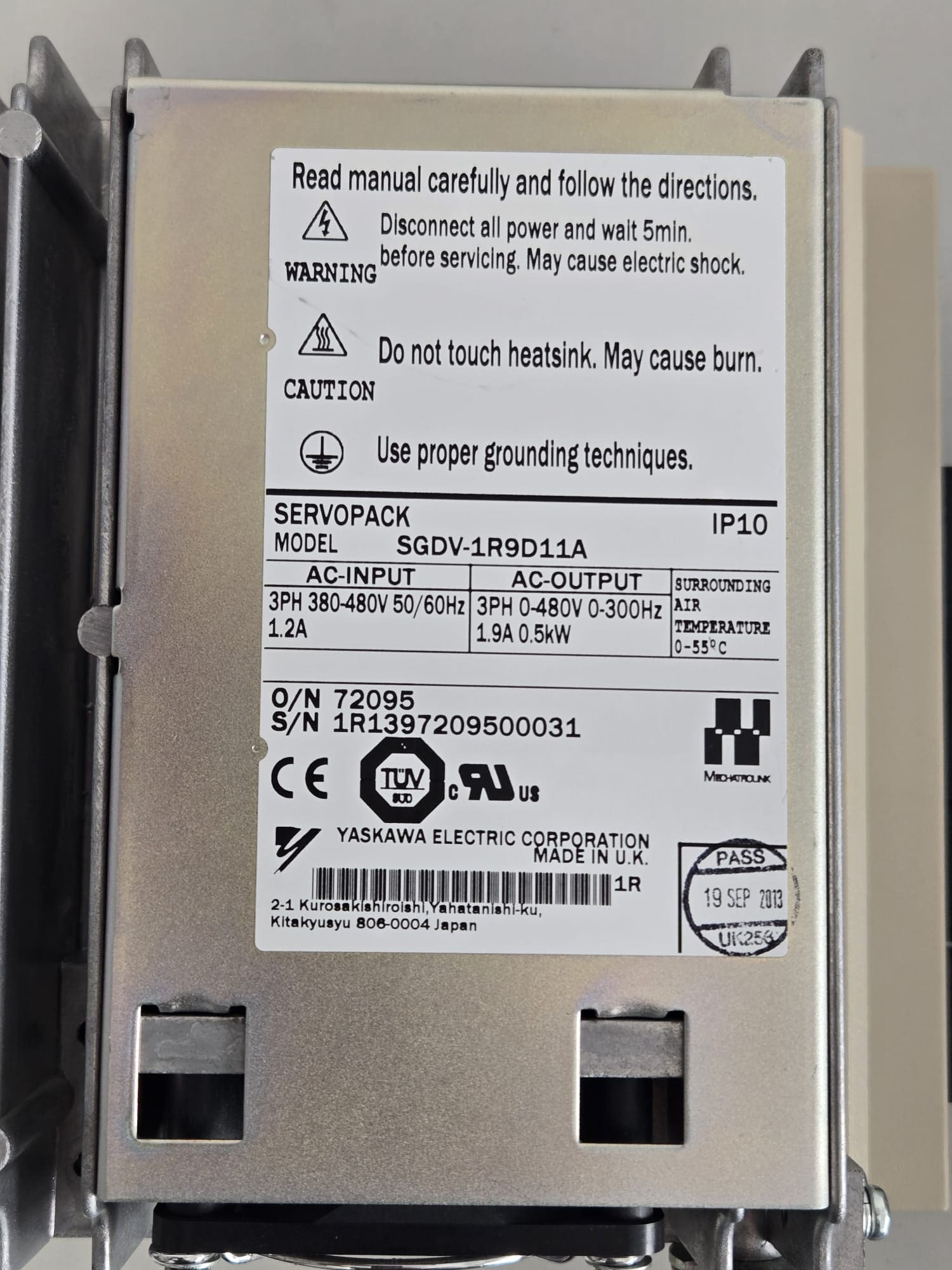 Wechselrichter OMRON SGDV-1R9D11A – Bild 2