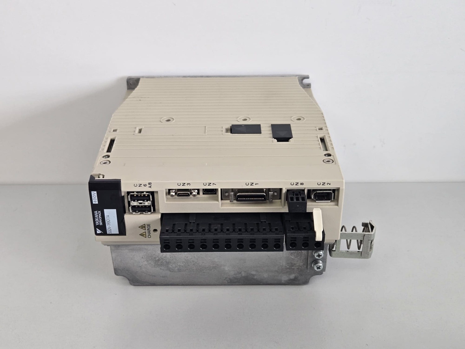 Wechselrichter OMRON SGDV-1R9D11A – Bild 3