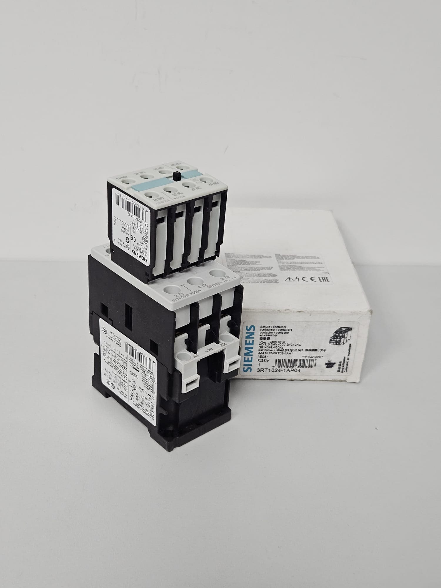 Contactor Siemens 3RT 1024-1AP04