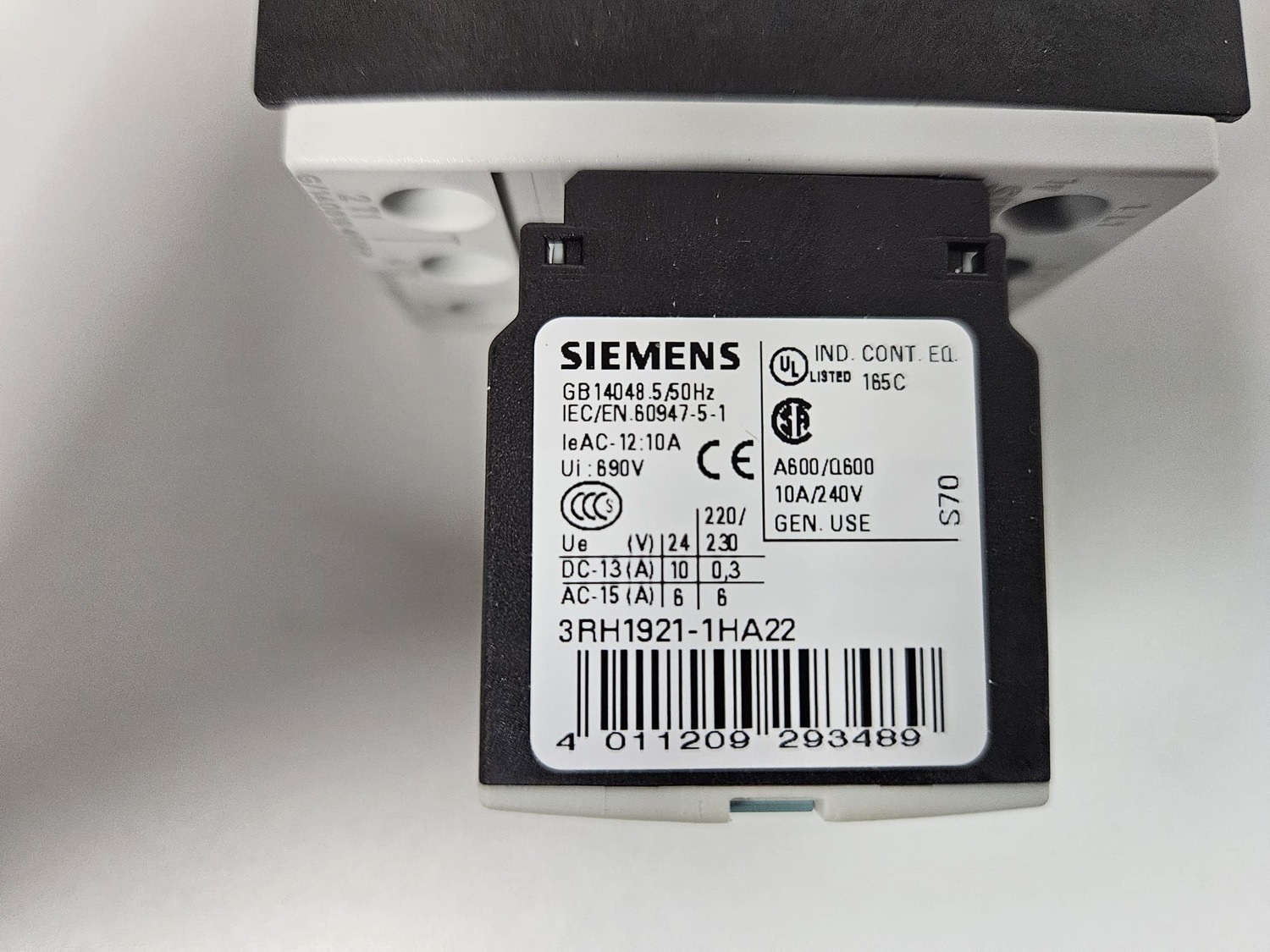 Contactor Siemens 3RT 1024-1AP04 - Image 4