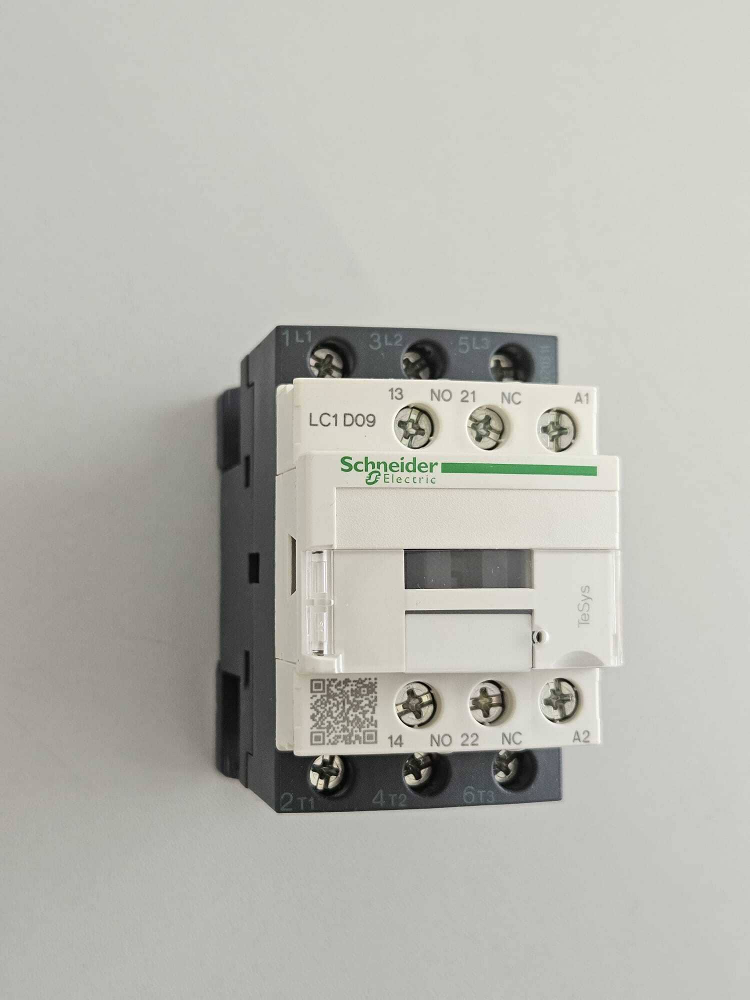 Schneider Electric LC1DO9P7 Contactor - Image 2