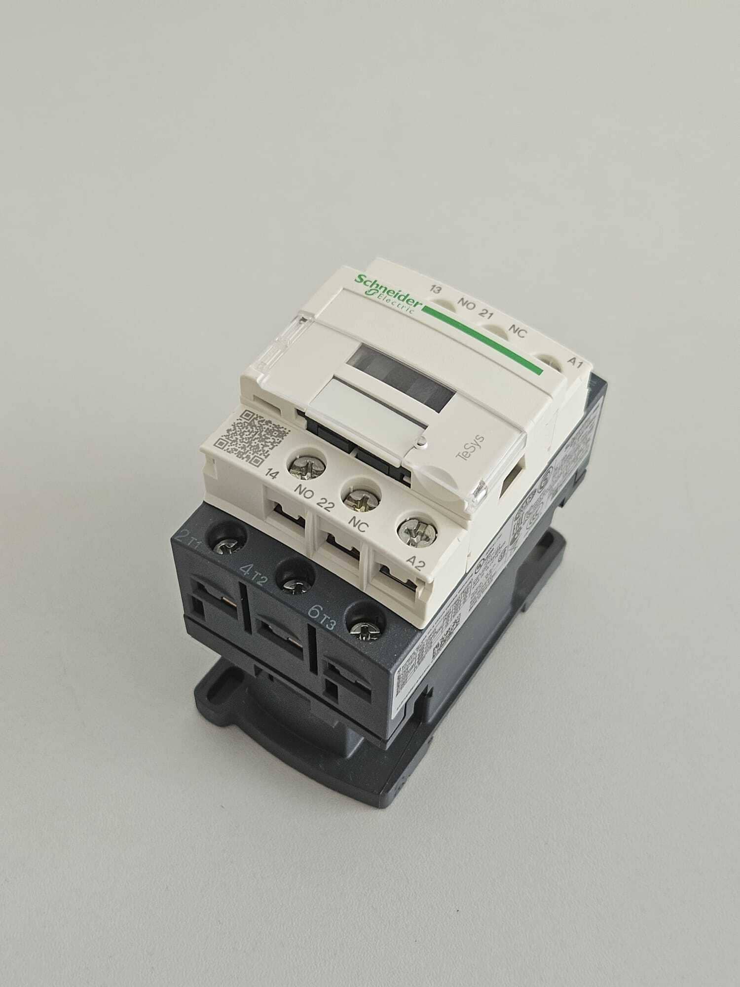 Schneider Electric LC1DO9P7 Contactor - Image 3