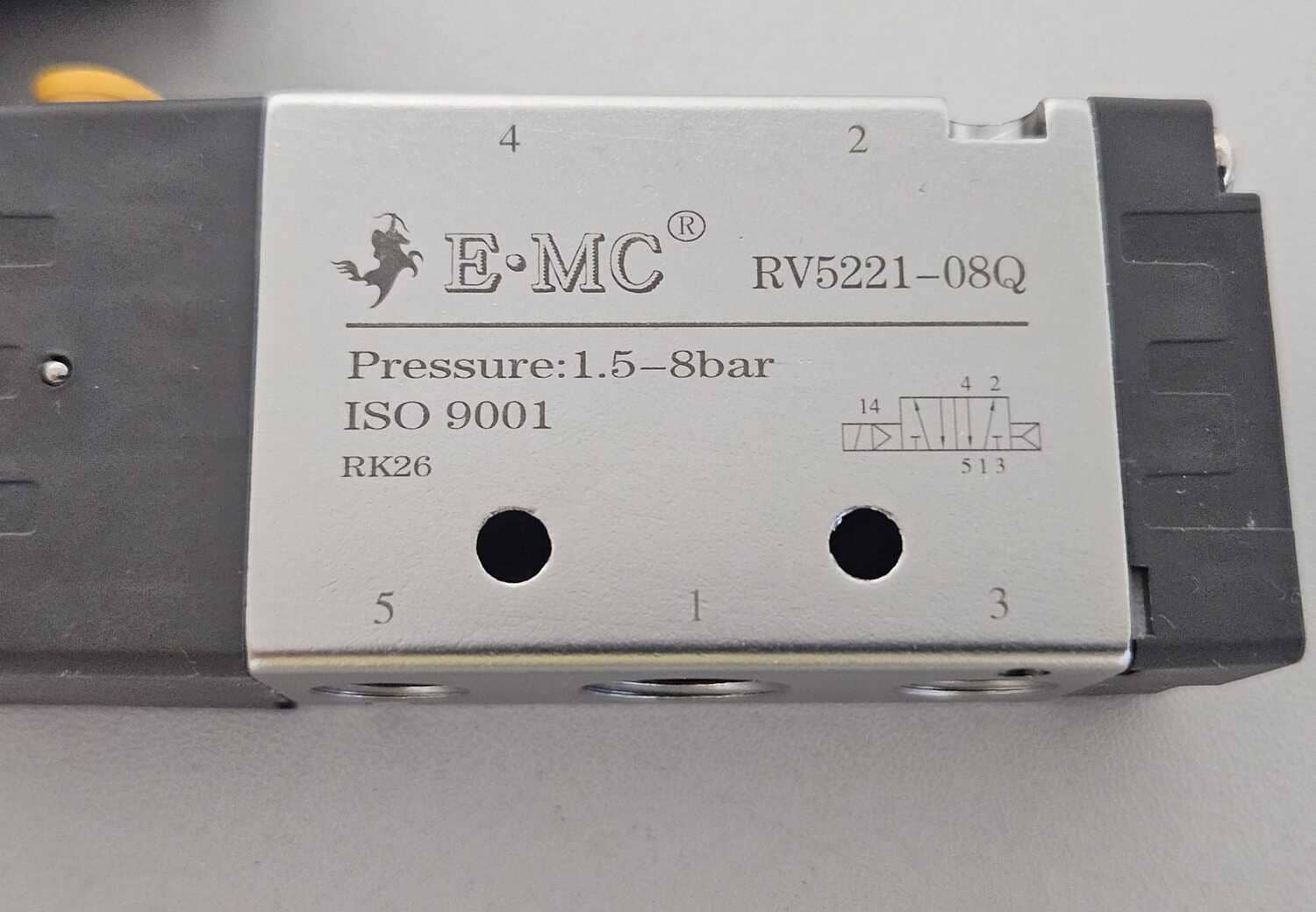 Pneumatic solenoid valve EMC RV5221-08QE4B - Image 3