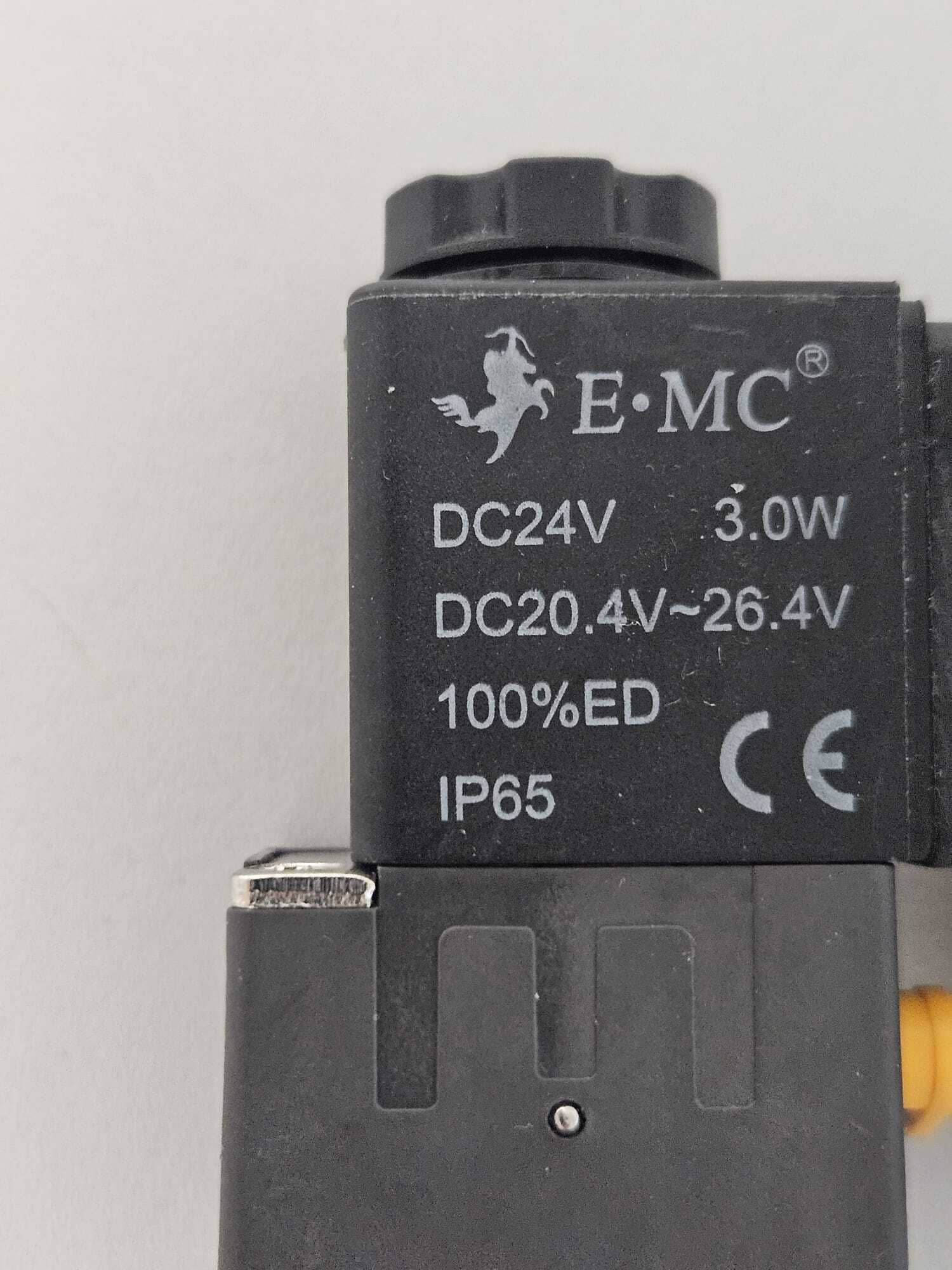 Pneumatic solenoid valve EMC RV5221-08QE4B - Image 5