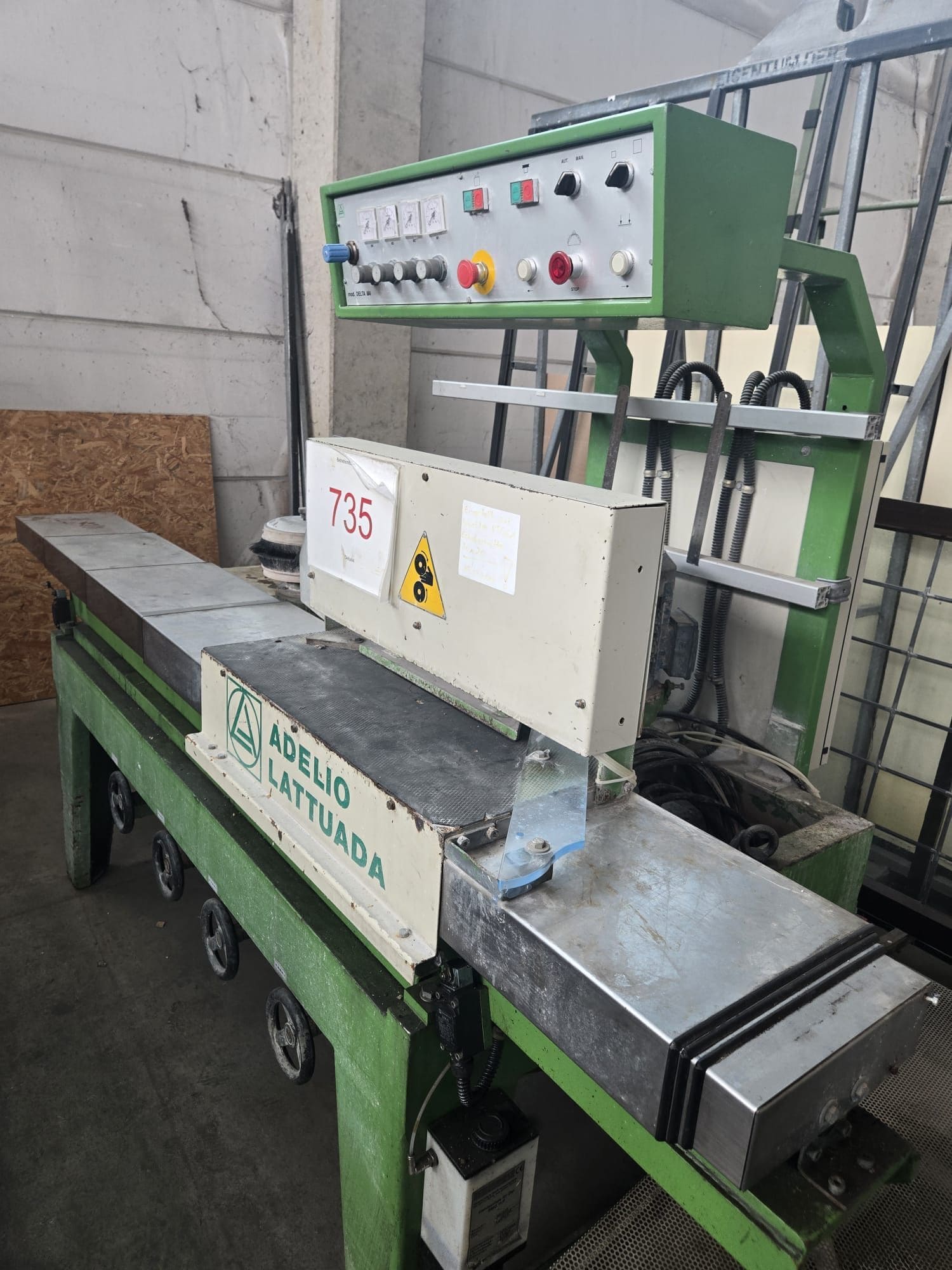 Automatische Rundeckenschleifmaschine Lattuada DELTA M4